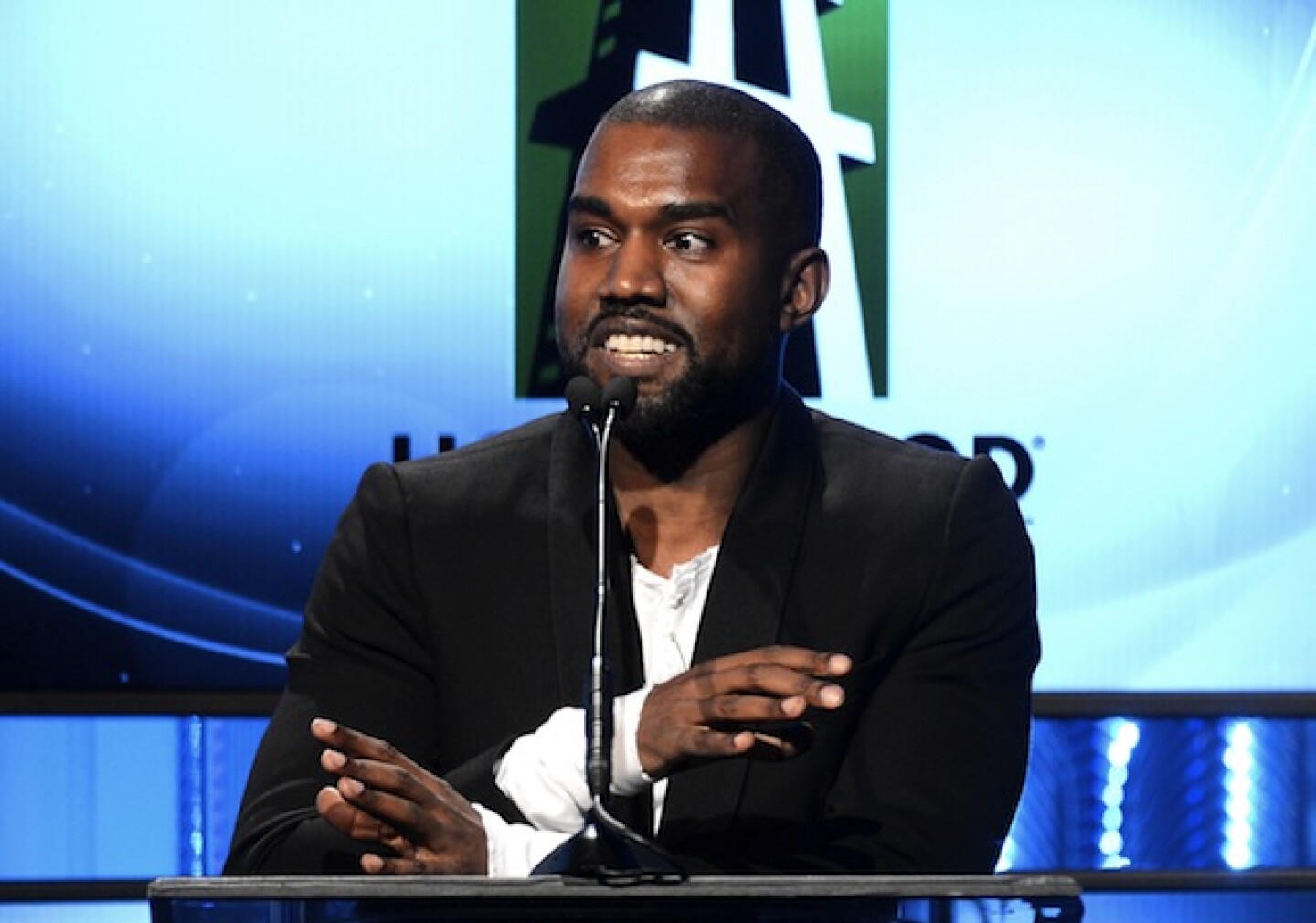 Kanye-west-bee.jpg