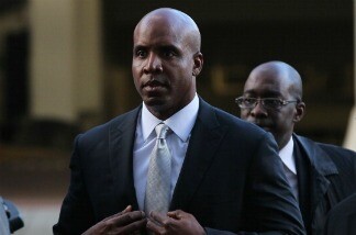 Barry Bonds' perjury trial begins today accusing him of lying to a grand jury about his use of performance enhancing drugs when he played for the San Francisco Giants.