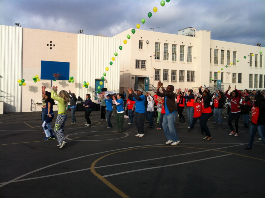 Volunteers beautify centuryold school in Los Feliz in honor of Martin