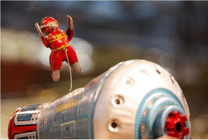 astronaut_toy.jpg