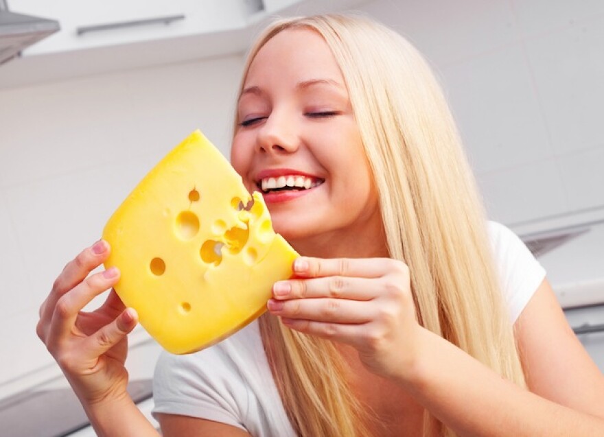 woman_eating_cheese_3.jpg