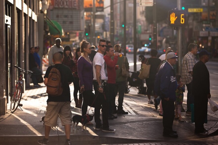 crosswalk_light.jpg