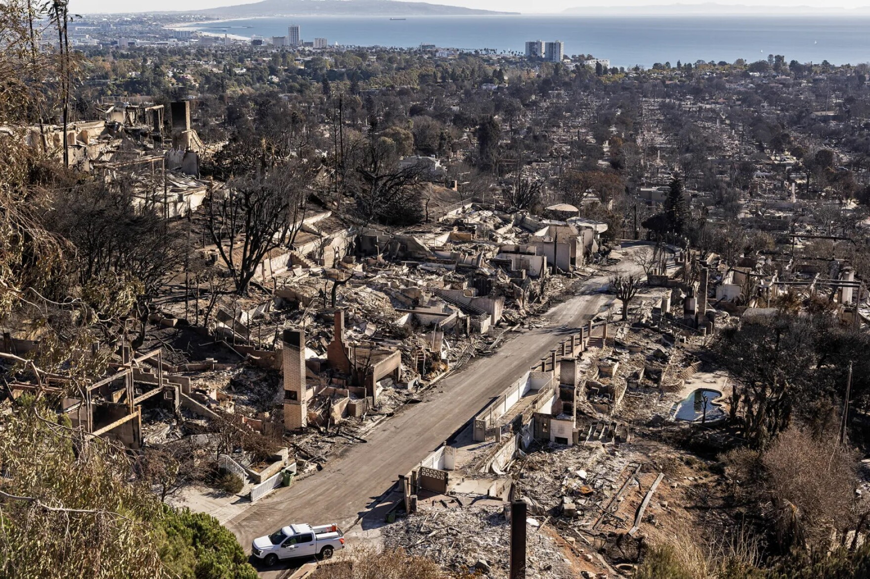 La Riot Building Aftermath Should builders permit their own projects? Post-fire LA considers a ...