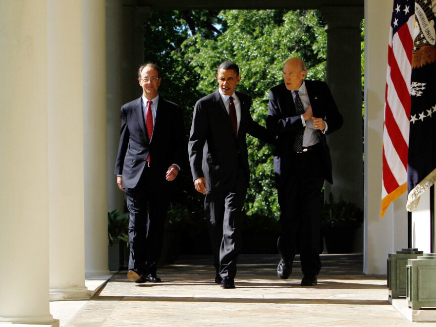 President Obama walks at the White House with presidential debt commission co-chairs Erskine Bowles (left) and Alan Simpson.
