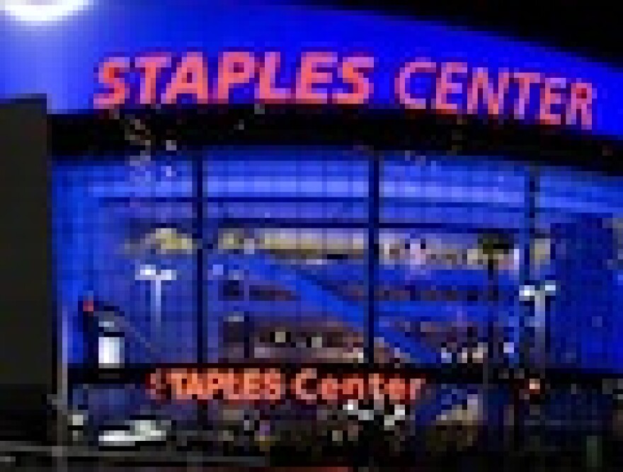 staplescenter-thumb.jpg