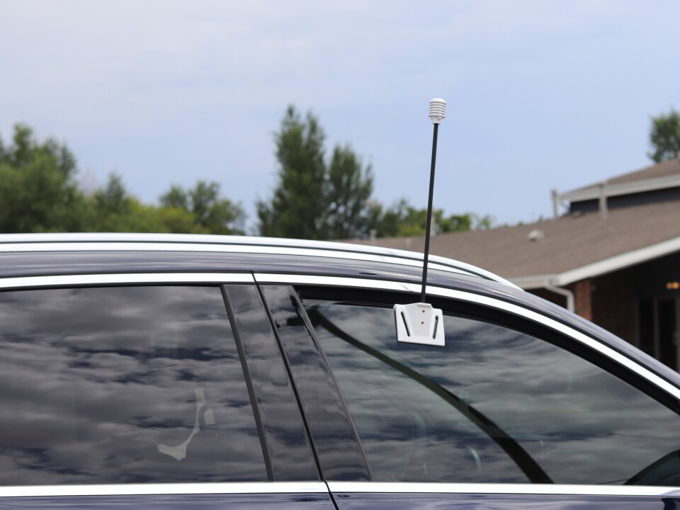 Air quality and heat mapping devices are attached to cars. Volunteers then drive a route to collect temperature and air quality data.