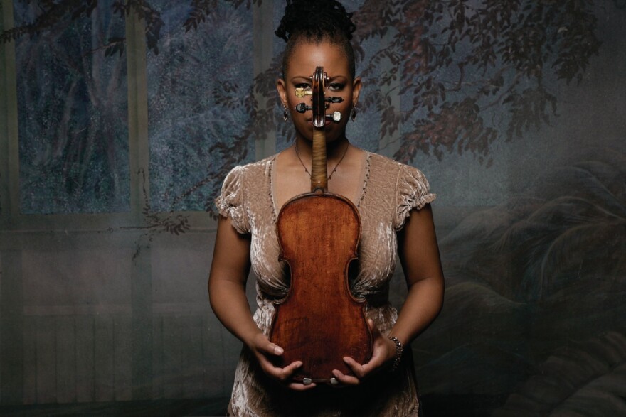 Jazz violinist Regina Carter