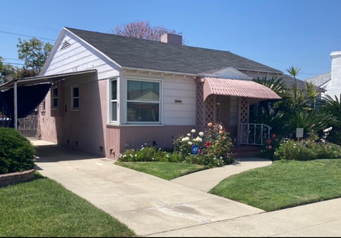 In Los Angeles' Windsor Square neighborhood sits the Tom and Ethel Bradley Residence on 3807 Welland Avenue, previously inhabited by the former mayor and his wife. 