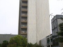 Orange County could be forced to make layoffs after a judge ruled against it in a multimillion-dollar dispute with the state.The Orange County Register reports that a tentative ruling issued Tuesday could force the county to turn over $73.5 million in annual revenue - that's more than 11 percent of this year's general funding. (Photo: Orange County courthouse, Frazer Harrison/Getty Images)