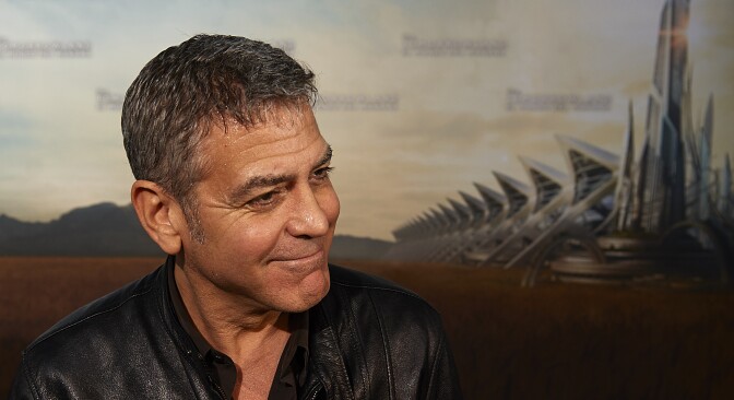 VALENCIA, SPAIN - MAY 19:  George Clooney attends the premiere of Disney's 'Tomorrowland' at the L'Hemisferic on May 19, 2015 in Valencia, Spain.  (Photo by Manuel Queimadelos Alonso/Getty Images)