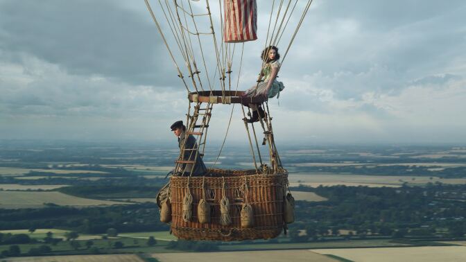 Eddie Redmayne and Felicity Jones in THE AERONAUTS
Photo: Courtesy of Amazon Studios