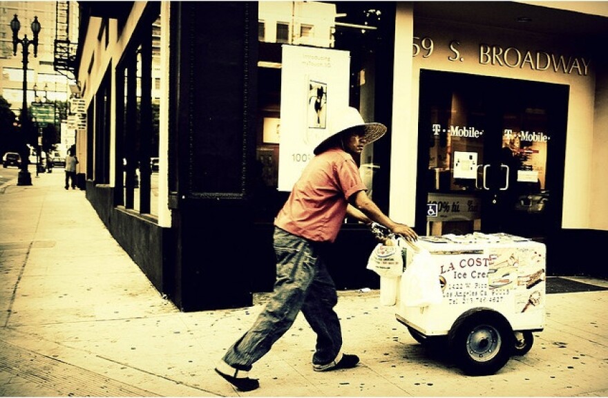 street_vendor.jpg