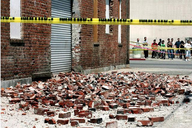 bricks_moderate_quake.jpg
