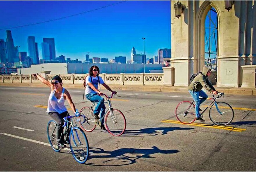 riders-ciclavia101010.jpg