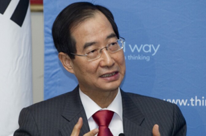 South Korean Ambassador to the United States Han Duk-Soo speaks during a panel discussion sponsored by Third Way discussing the US-Korea Free Trade Agreement with US Trade Representative Ambassador Ron Kirk at Union Station in Washington, DC, January 13, 2011.