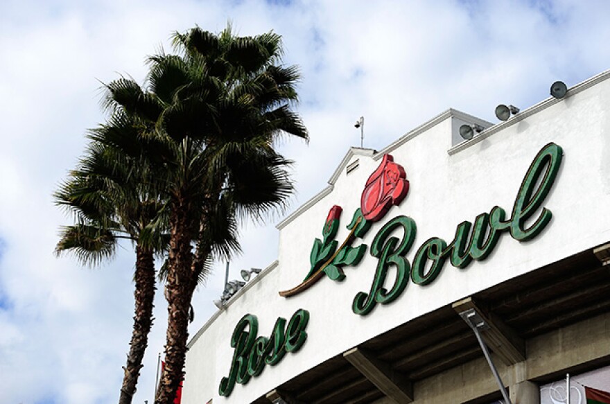 rosebowlpalm.jpg