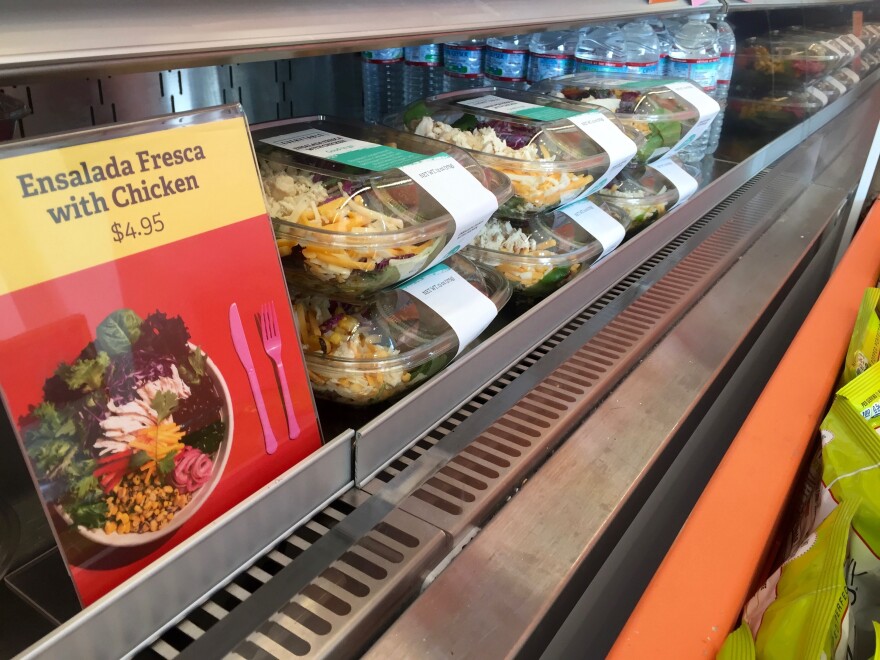 A row of ‘Ensalada Fresca with Chicken’ meals at Everytable’s South L.A. location.