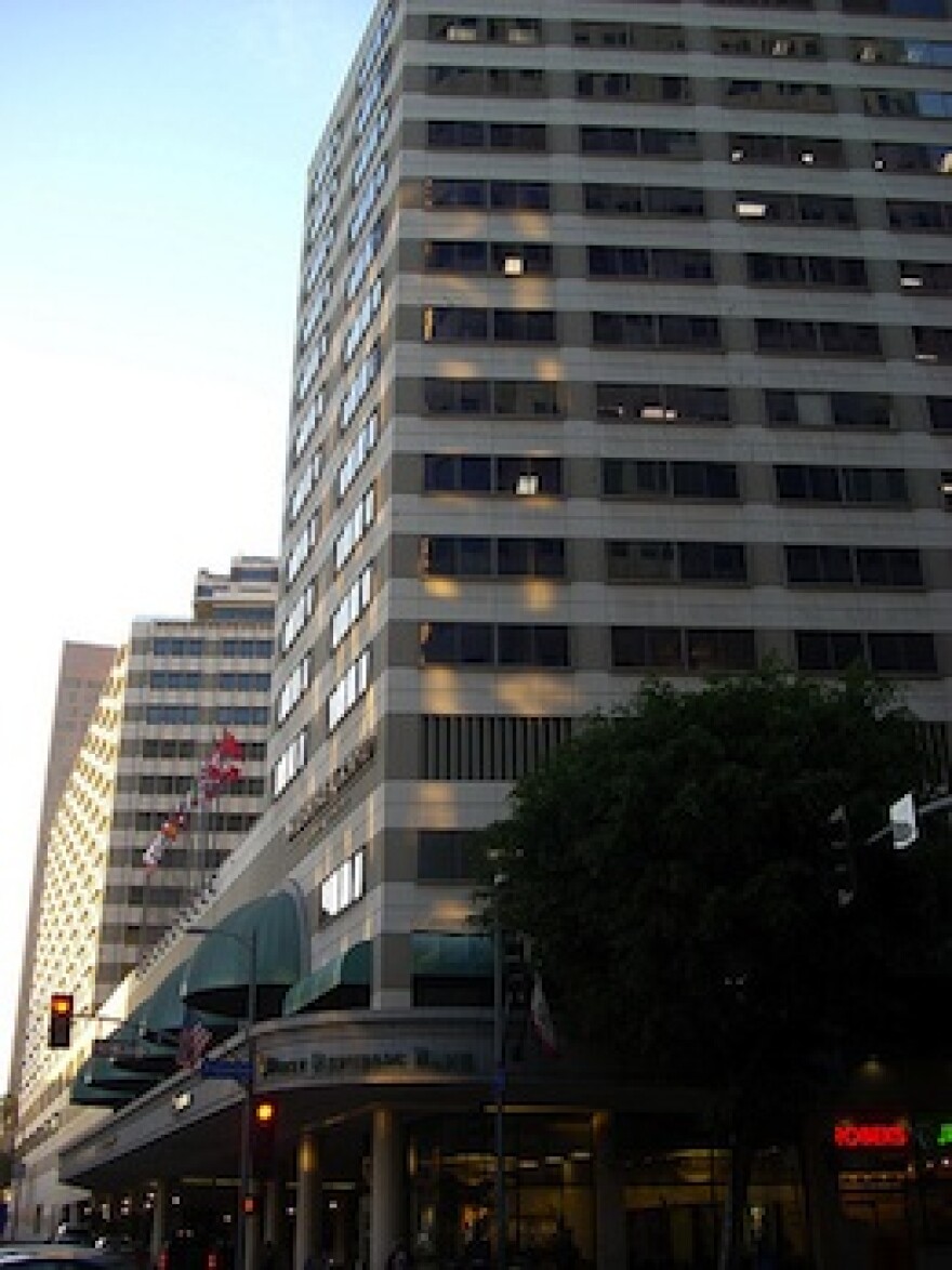 wilshire-grand-hotel.jpg