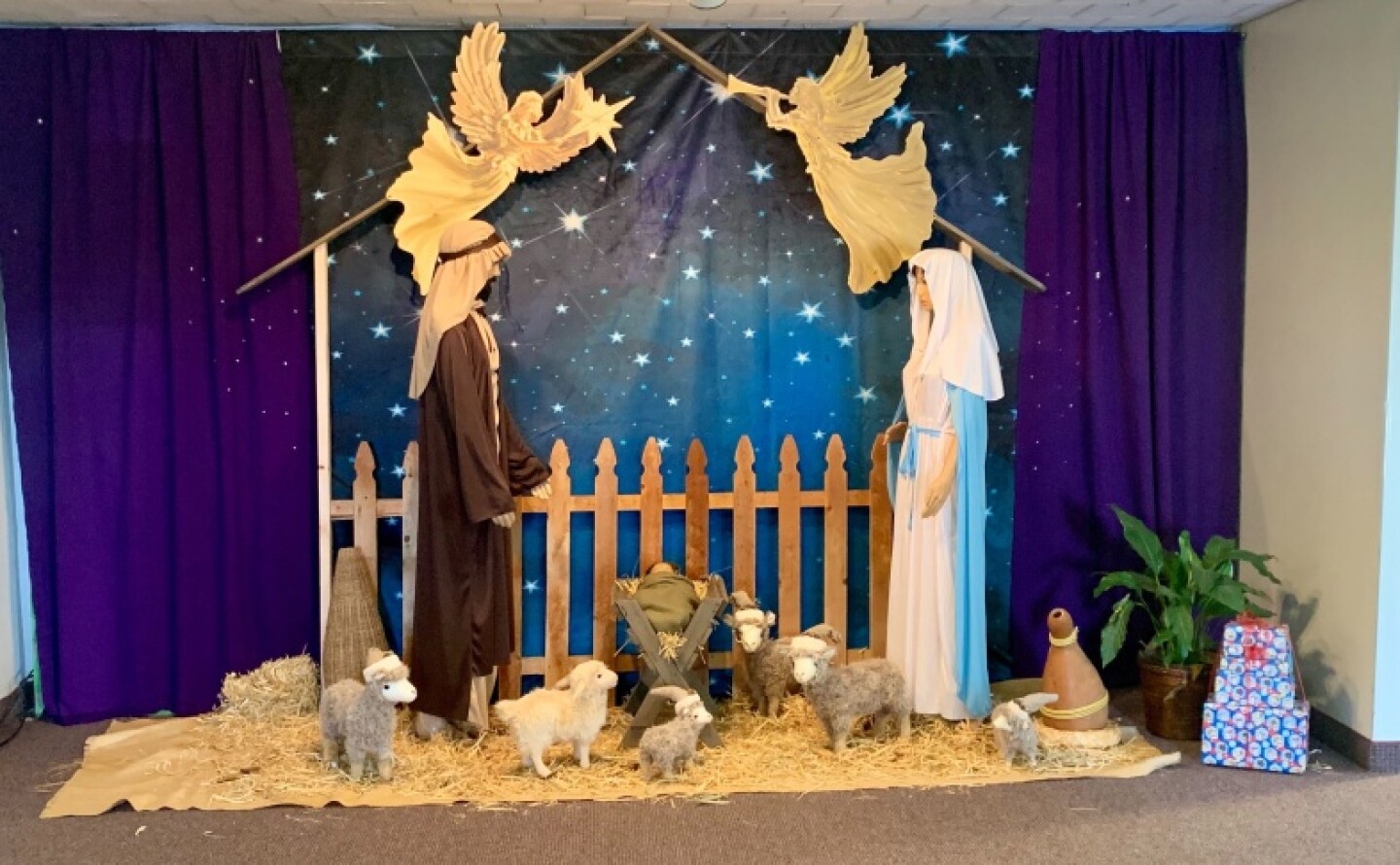 Nativity separating A Nativity Scene In Claremont Features Baby Jesus, Mary And Joseph In Cages | LAist