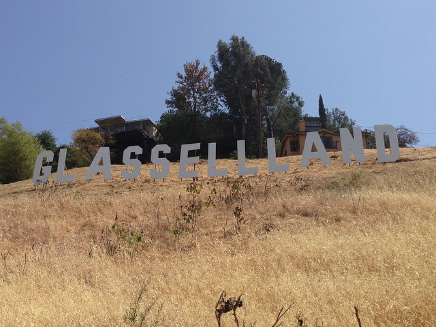 GlasselllandSign.jpg