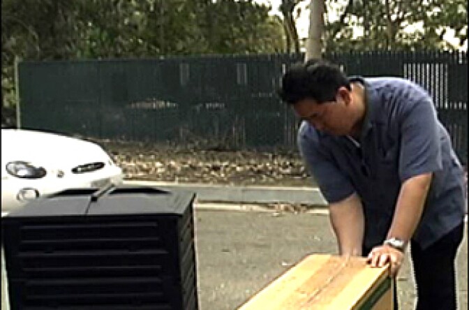 Steve Isoda puts together the Smith and Hawken Biostack Composter.