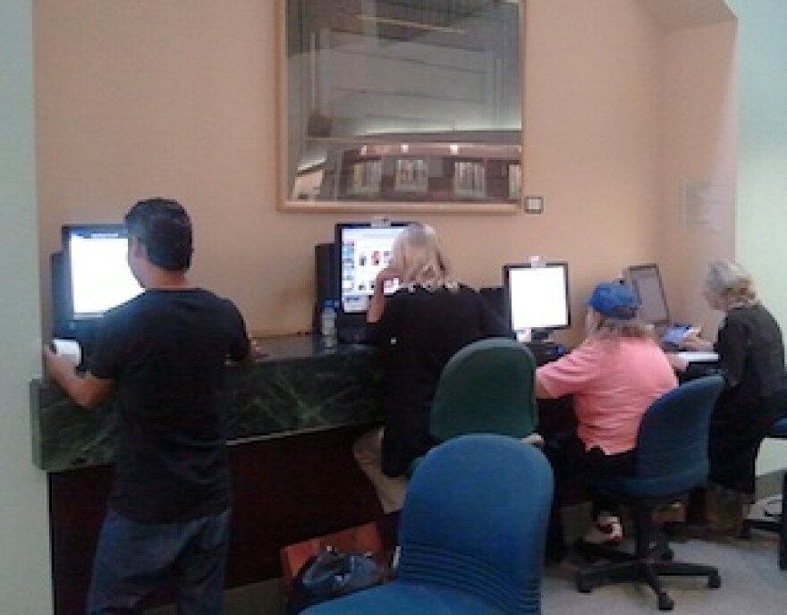 bevhillslib-computers.jpg