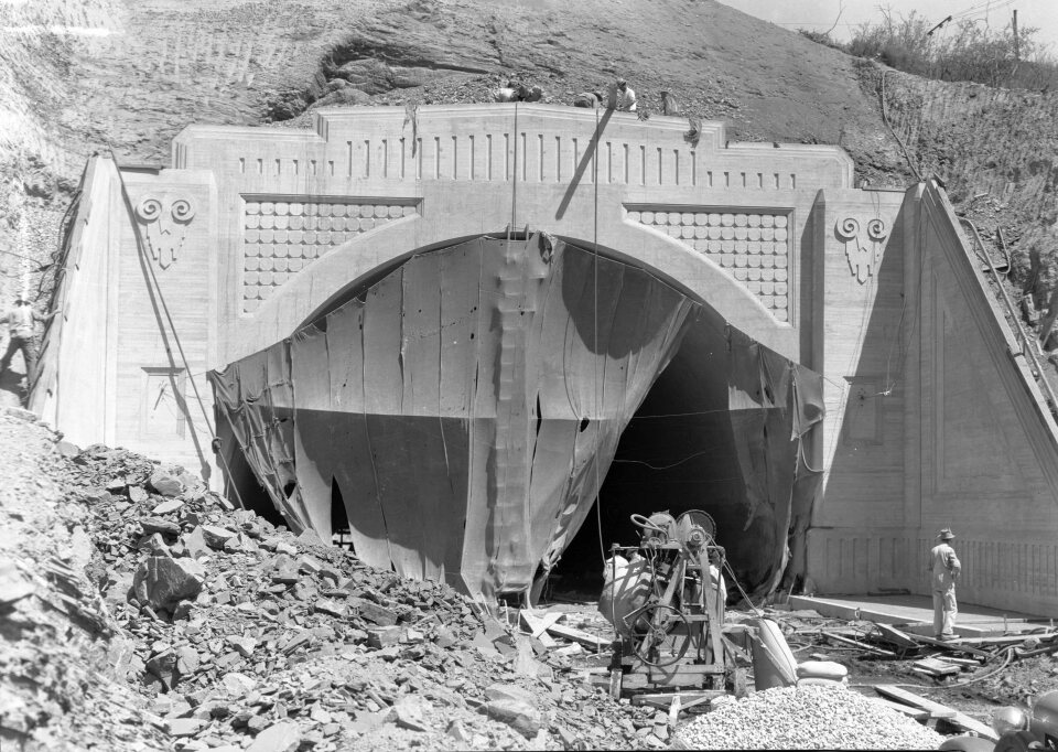 A 650-foot tunnel was built at the crest of Sepulveda Boulevard, opening in 1930 and providing a link between the West San Fernando Valley and the L.A. basin.