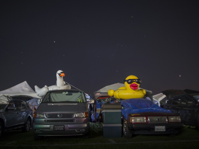 INDIO, CA - APRIL 13:  Music fans camp out at the Empire Polo Club on the eve of the 2017 Coachella Valley Music And Arts Festival on April 13, 2017 in Indio, California. (Photo by David McNew/Getty Images for Coachella)