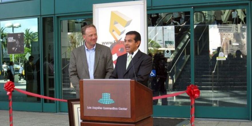 e3-villaraigosa2.jpg