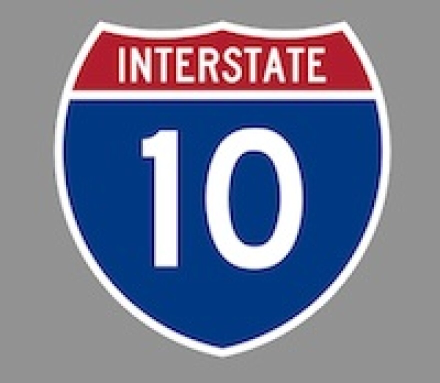 10freeway-sign.jpg