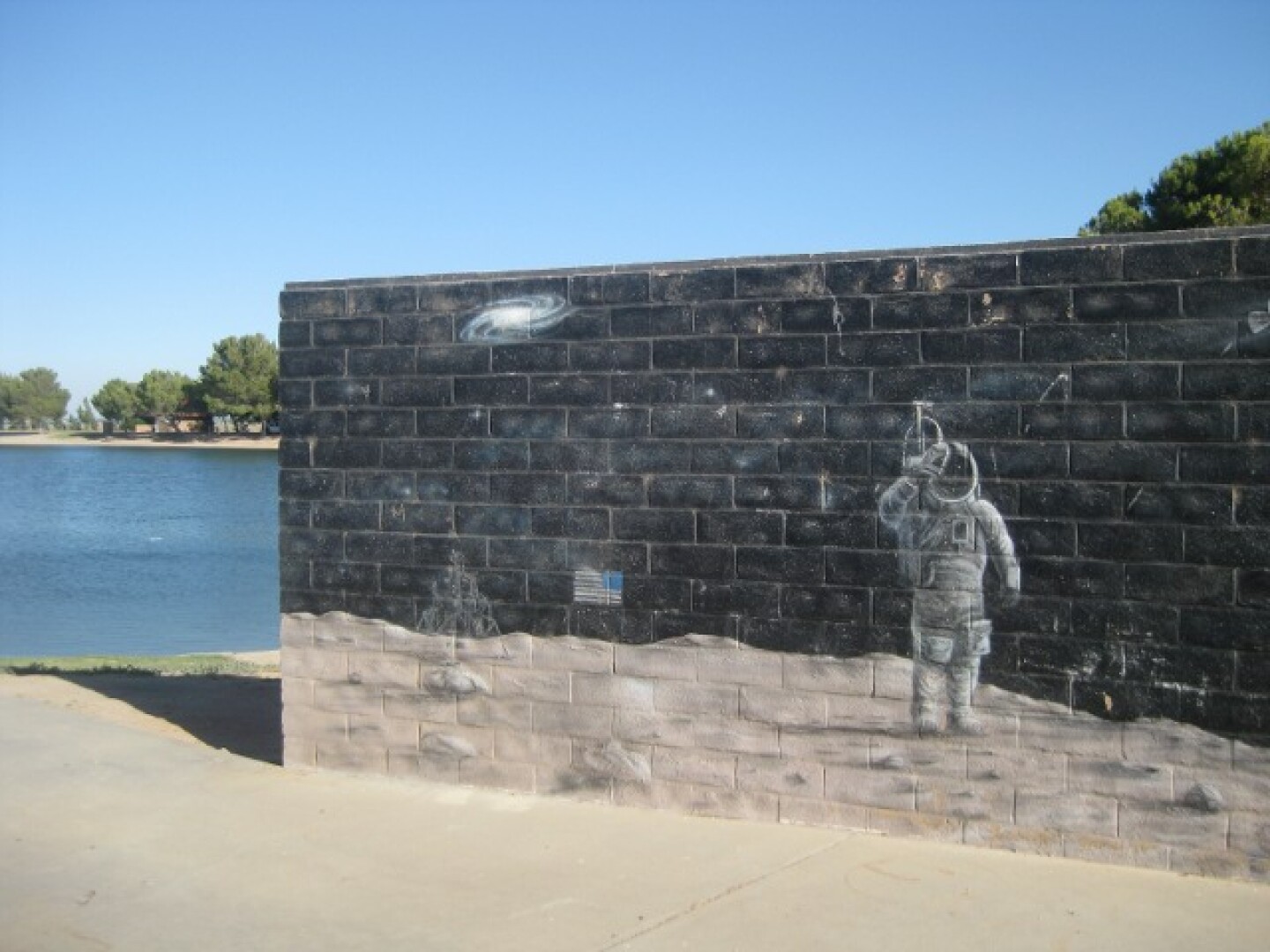 apollo-park-astronaut-mural.JPG