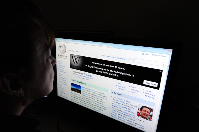 Free online knowledge site Wikipedia will shut down for 24 hours beginning at midnight eastern standard time in protest at draft anti-online piracy legislation before the US Congress, founder Jimmy Wales said Monday on Twitter. The website will join others, like Reddit and Boing Boing, in the protest.