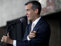 Mayor Eric Garcetti speaks during the naming ceremony for the ames K. Hahn City Hall East building downtown.