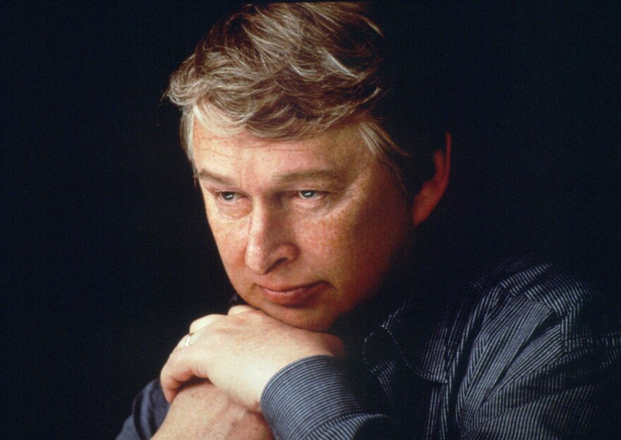 Director Mike Nichols.