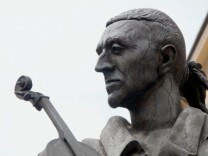 An Irvine concert violinist is playing sweet music on one of the rarest instruments in the world - a $5 million Stradivarius. Iryna Krechkovsky will use the 300-year-old instrument for three years. (Photo: Antonio Stradivari statue in Italy)