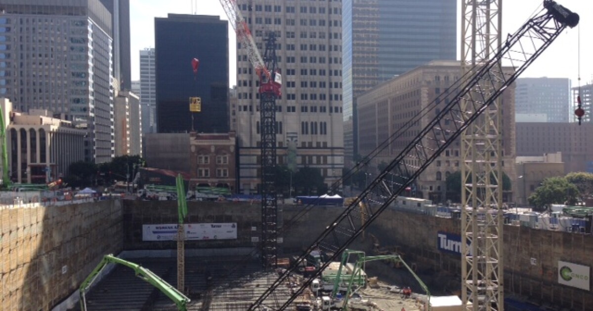 World Record Wilshire Grand developers complete largest concrete pour