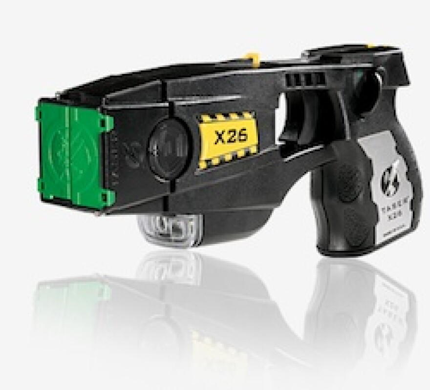 taser-x26-sheriff.jpg