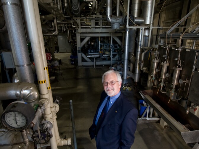 Wendell Brase, vice chancellor for administrative & business services, shows off UCI’s ultramodern, $40 million cogeneration plant, which produces much of the campus’s electricity.