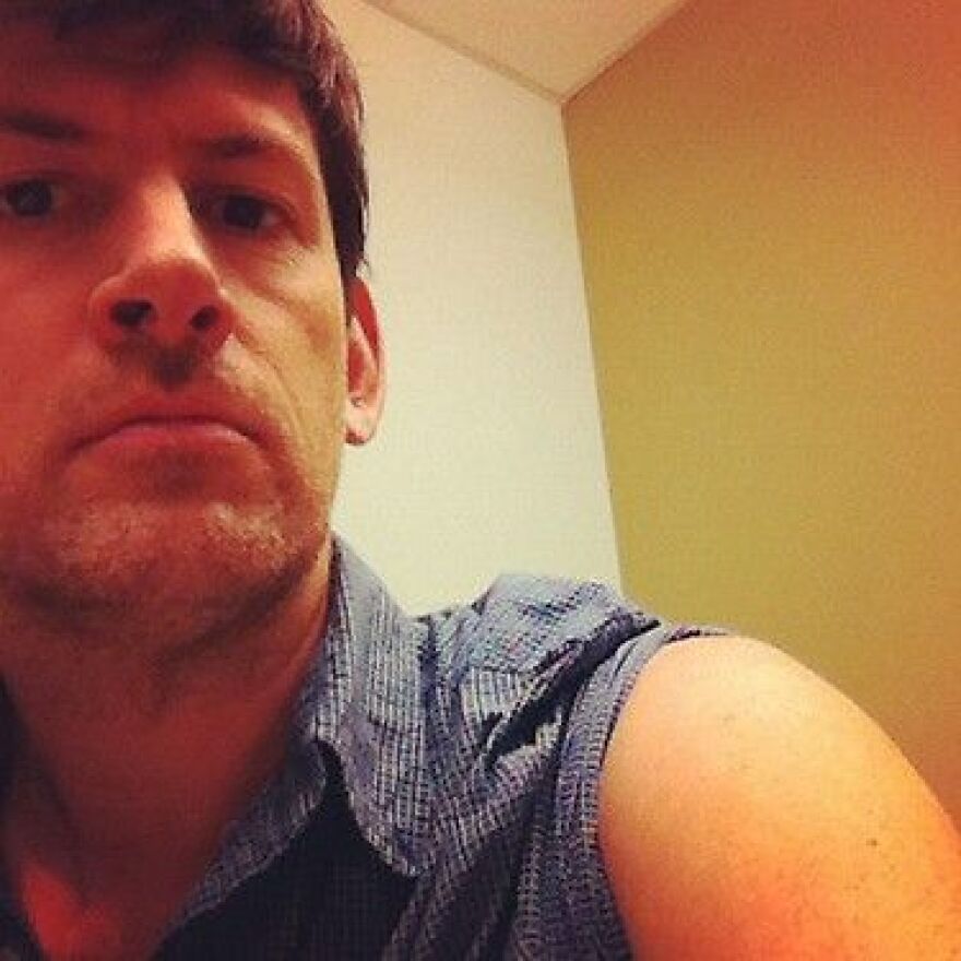 With sleeve rolled, Off-Ramp host John Rabe musters focus for the impending shot.