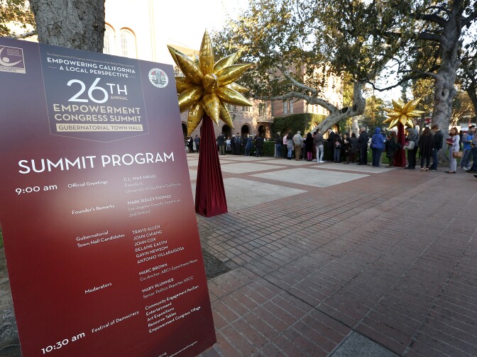 A crowd prepares to watch a gubernatorial town hall at the 26th Annual Empowerment Congress Summit at |USC on Jan. 13, 2018.