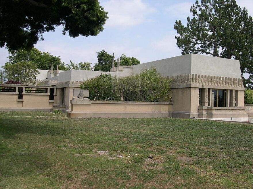 The Hollyhock House