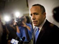 File photo: California State Senate President Pro Tem Sen. Darrell Steinberg (D-Sacramento) speaks with reporters before going into caucus to discuss the vote on a solution to the state's budget problem July 23, 2009 in Sacramento, California.