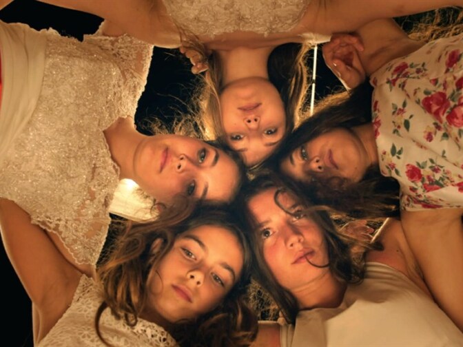 Tugba Sunguroglu, Ilayda Akdogan, Doga Zeynep Doguslu, Elit Iscan, and Gunes Sensoy in MUSTANG 