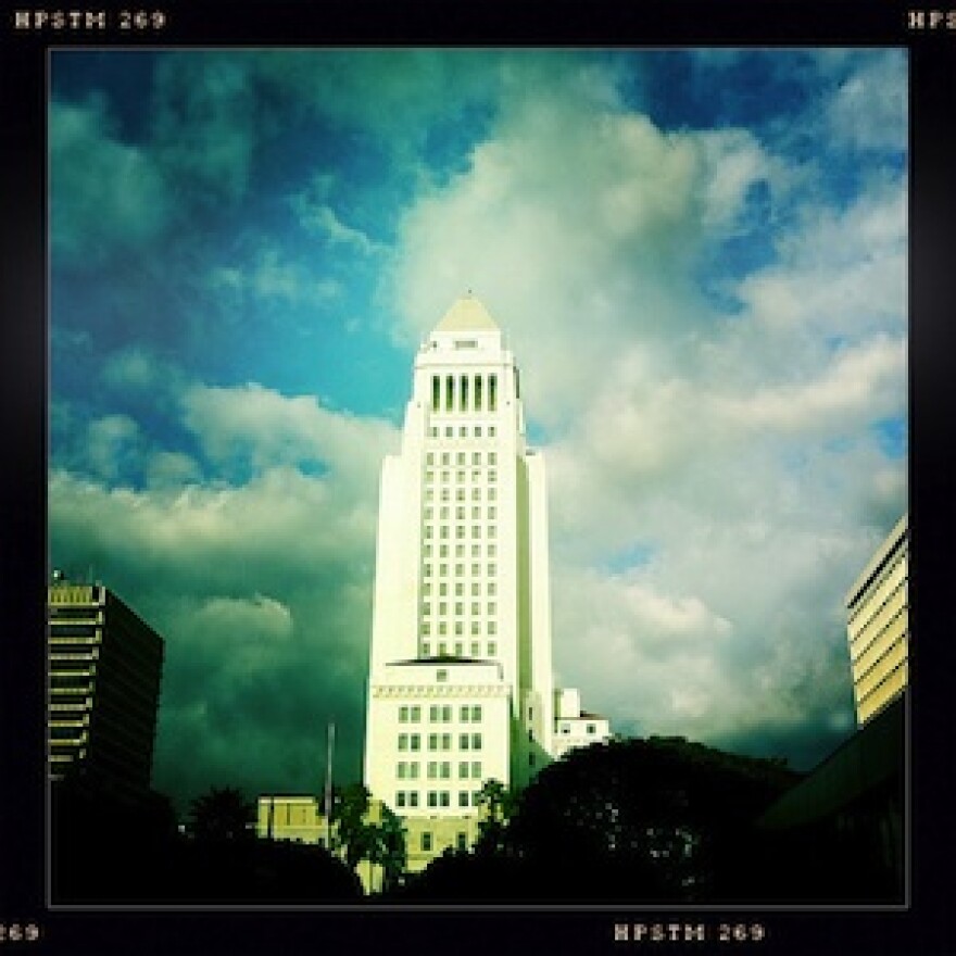 hipstamatic-cityhall.jpg