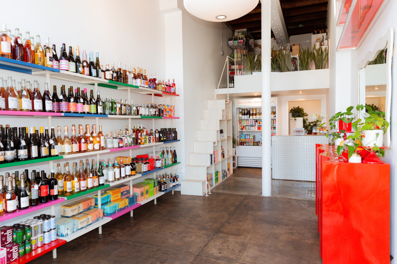 Dry bars closing