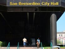 San Bernardino's bankruptcy has sparked a recall campaign against the mayor, city attorney and the entire City Council.The city east of Los Angeles declared bankruptcy in August, under crushing debt.
