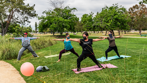 We_rise_Yoga.png