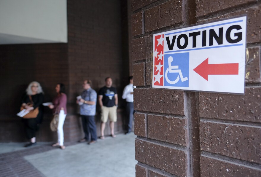 Voters line up to cast their ballots at a polling station in Arcadia, California, on November 8, 2016.  / AFP / RINGO CHIU        (Photo credit should read RINGO CHIU/AFP/Getty Images)