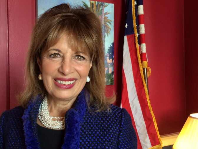 Lawmaker continues battle to mandate sexual harassment training for House members.