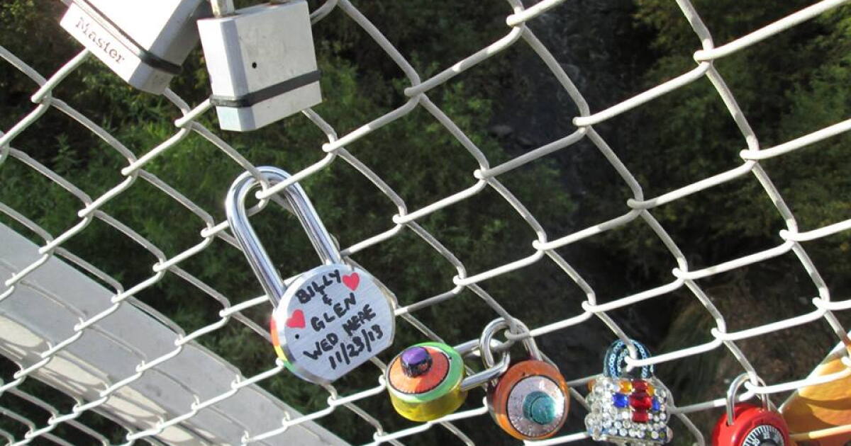 The man behind LA's very own 'love lock' bridge | LAist